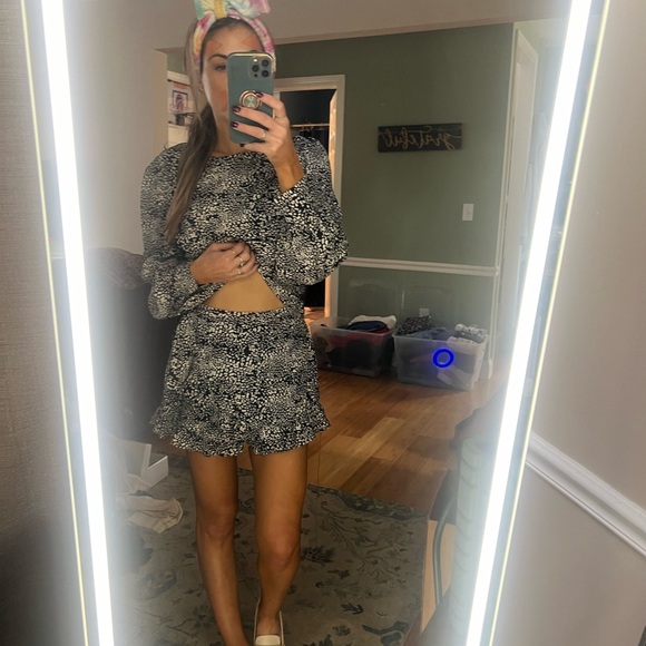 Two piece set - Picture 7 of 7